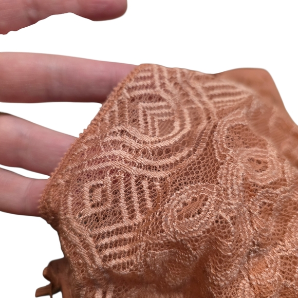 Chantelle Lace Underwire Bra - Blush Pink 38D - Picture 10 of 10